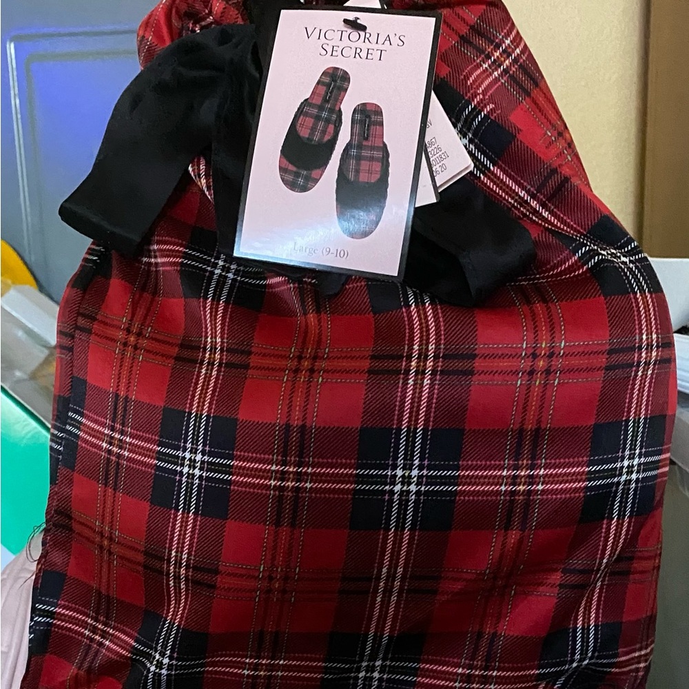 Tartan VS Slippers